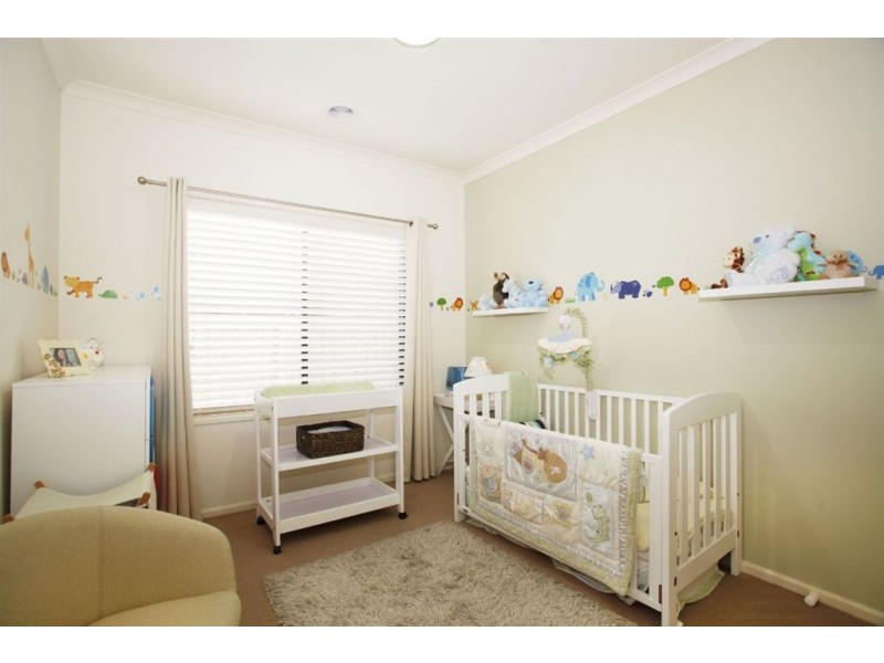 8 Georgetown Way, Officer VIC 3809