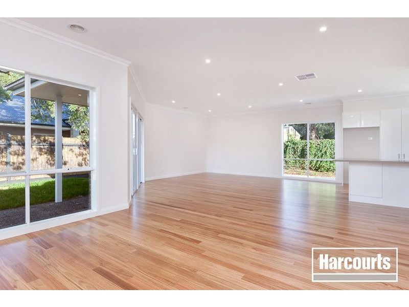 8A Allan Street, Berwick VIC 3806