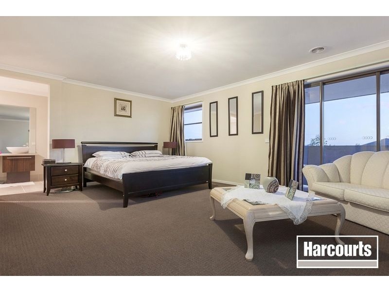 22 Grand Manor Drive, Berwick VIC 3806