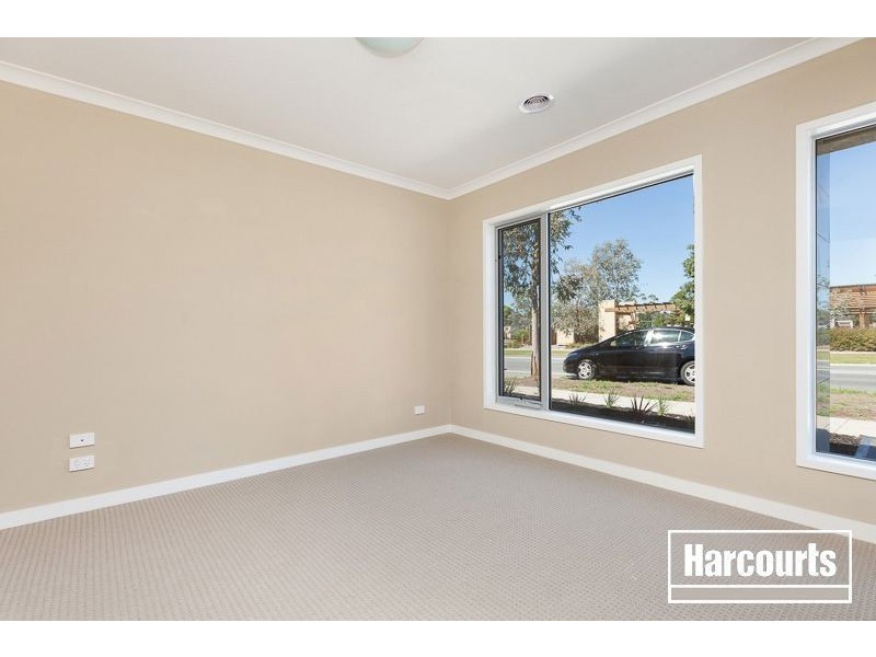 64 Mannavue Blvd, Cranbourne North VIC 3977