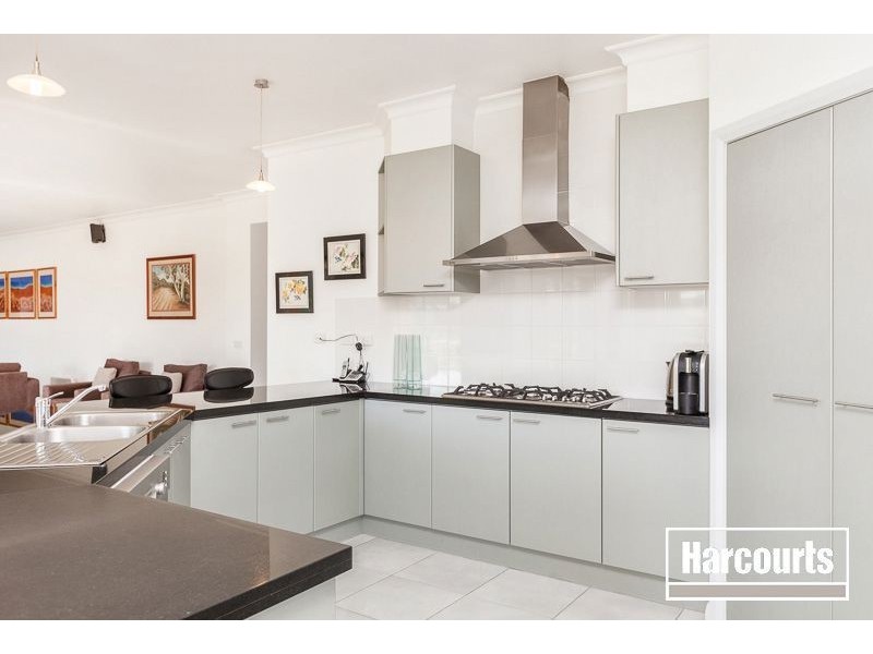 8 Grosvenor Place, Narre Warren North VIC 3804