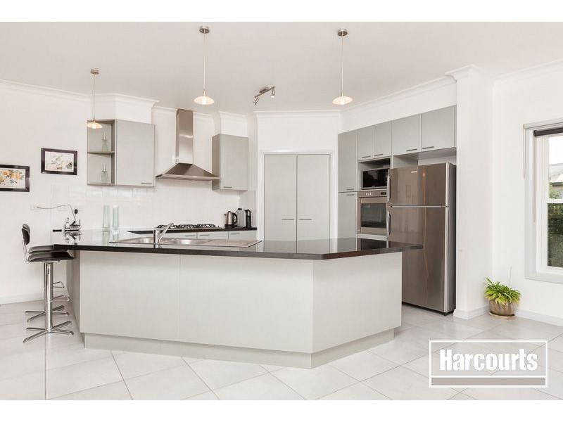 8 Grosvenor Place, Narre Warren North VIC 3804