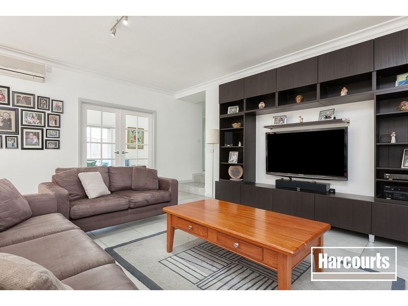 8 Grosvenor Place, Narre Warren North VIC 3804