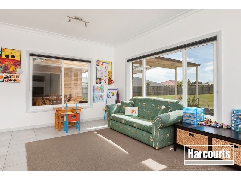 8 Grosvenor Place, Narre Warren North VIC 3804