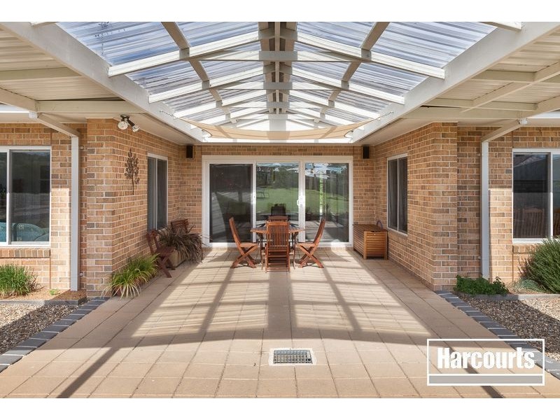 8 Grosvenor Place, Narre Warren North VIC 3804