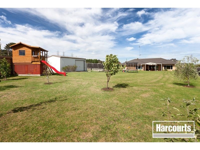 8 Grosvenor Place, Narre Warren North VIC 3804