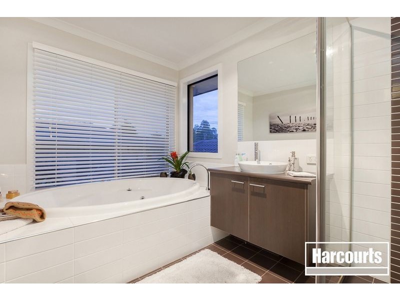 7 Ambrose Court, Berwick VIC 3806