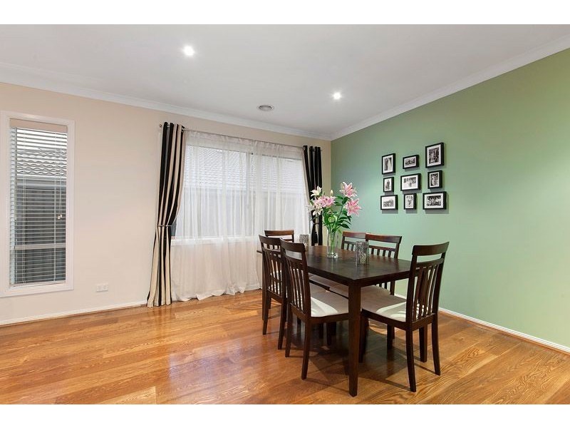 12 Waldo Avenue, Cranbourne North VIC 3977