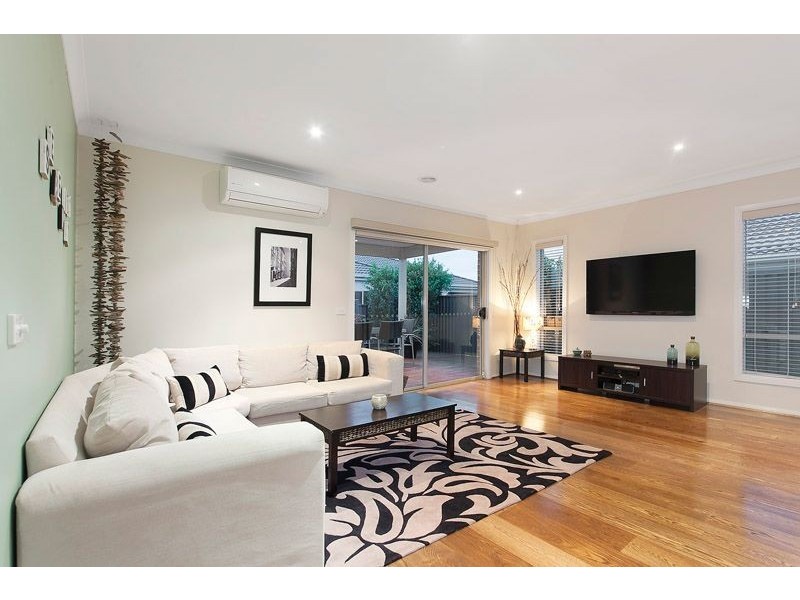 12 Waldo Avenue, Cranbourne North VIC 3977