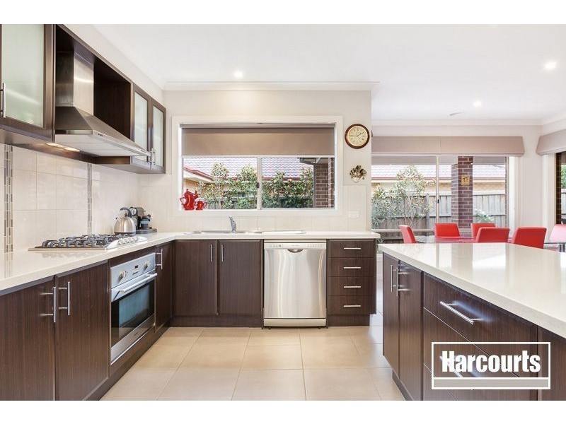 4 Angelique Street, Berwick VIC 3806