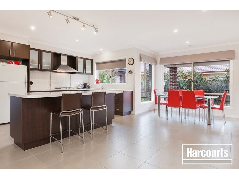 4 Angelique Street, Berwick VIC 3806