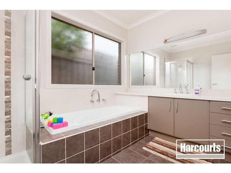 4 Angelique Street, Berwick VIC 3806