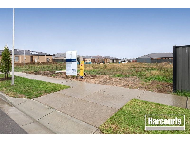 18 Forest Drive, Clyde North VIC 3978