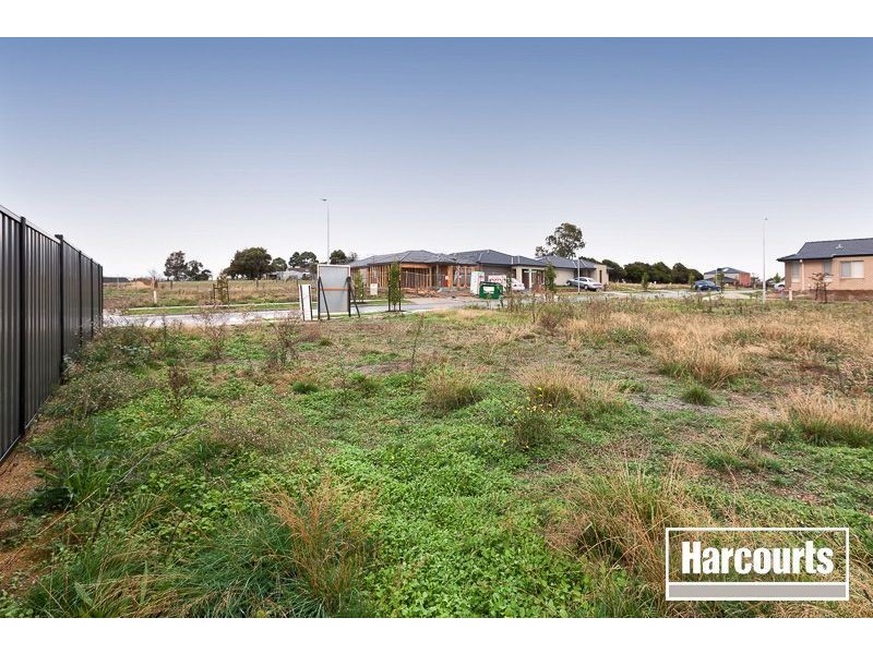 18 Forest Drive, Clyde North VIC 3978