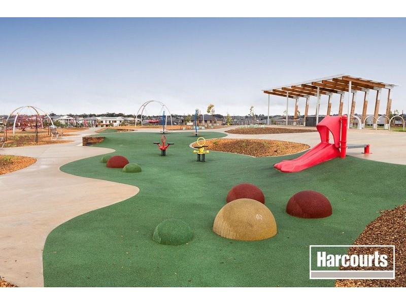 18 Forest Drive, Clyde North VIC 3978