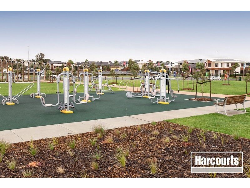 18 Forest Drive, Clyde North VIC 3978