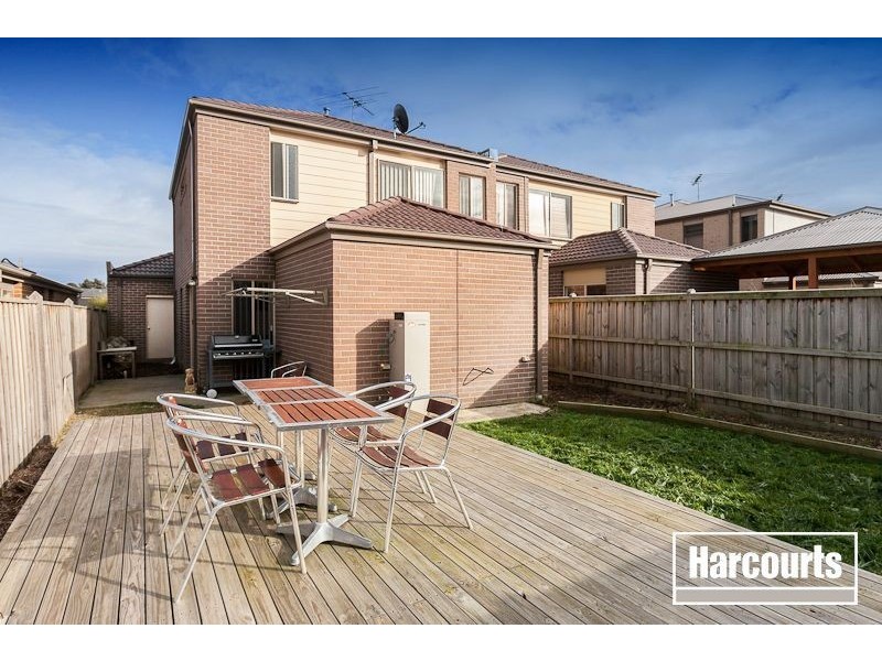 35 Fallingwater Drive, Pakenham VIC 3810