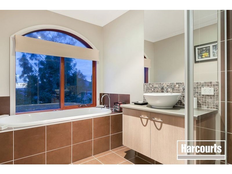 9 Ambrose Court, Berwick VIC 3806