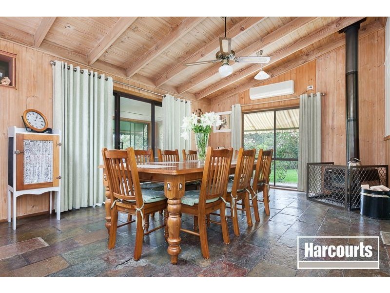 327 Hallam North Road, Lysterfield South VIC 3156