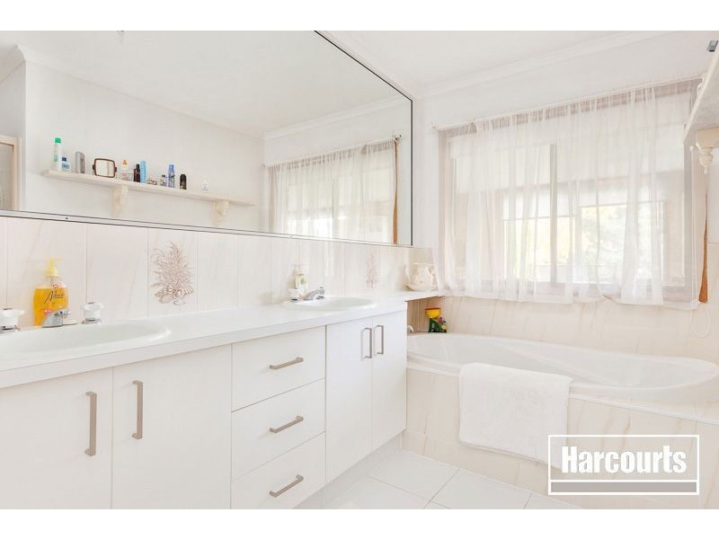 327 Hallam North Road, Lysterfield South VIC 3156