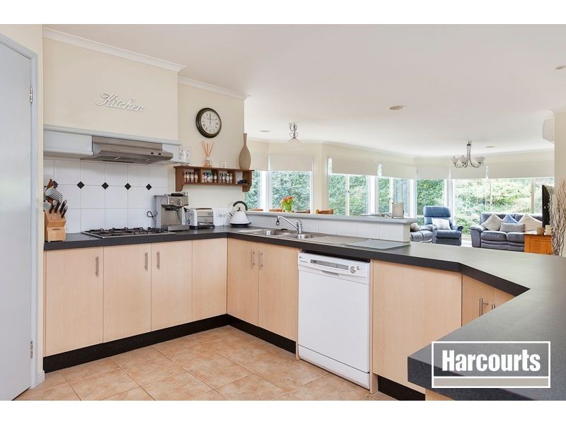 12 Fairholme Blvd, Berwick VIC 3806