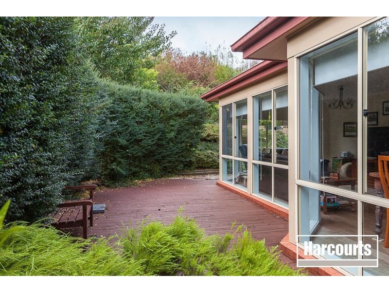 12 Fairholme Blvd, Berwick VIC 3806