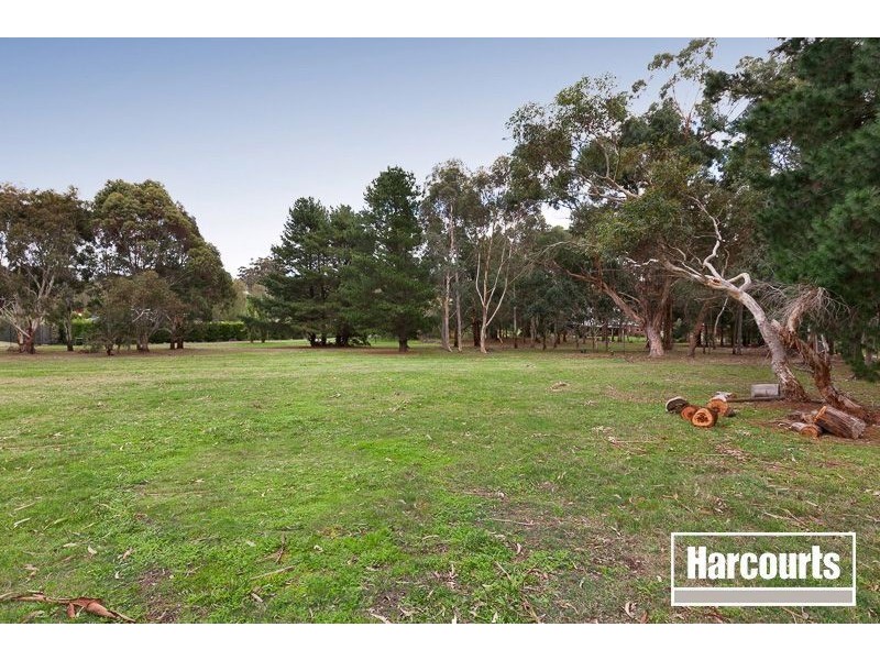 8 Oaks Court, Lysterfield South VIC 3156
