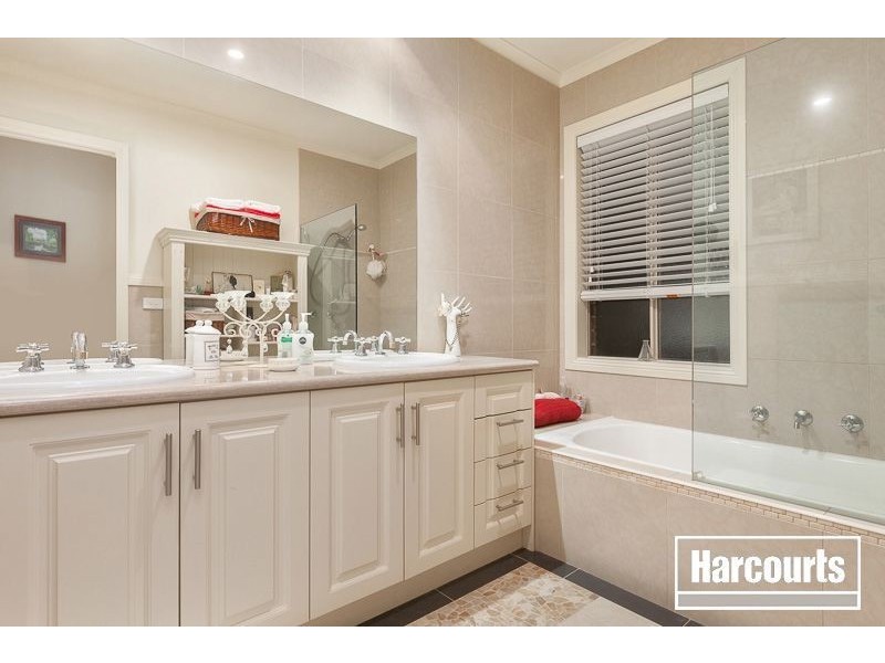 2 Gumview Court, Beaconsfield VIC 3807