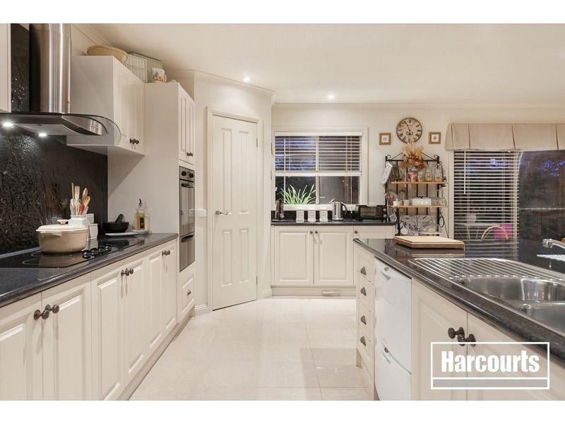 2 Gumview Court, Beaconsfield VIC 3807