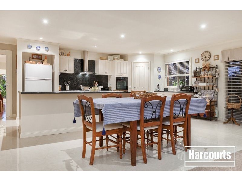 2 Gumview Court, Beaconsfield VIC 3807