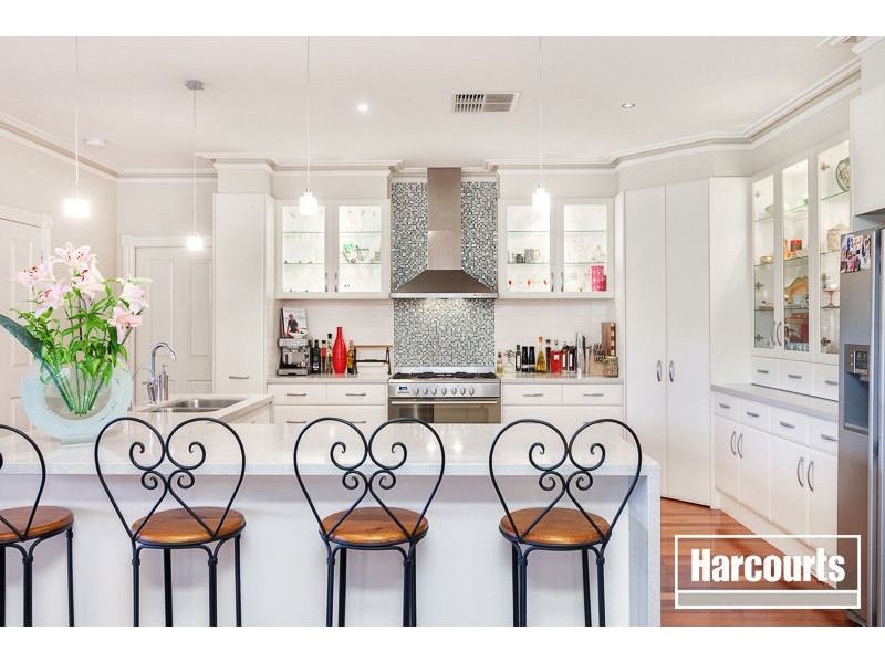 6 Bower Court, Berwick VIC 3806