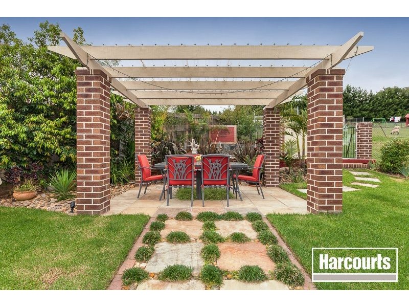 6 Bower Court, Berwick VIC 3806