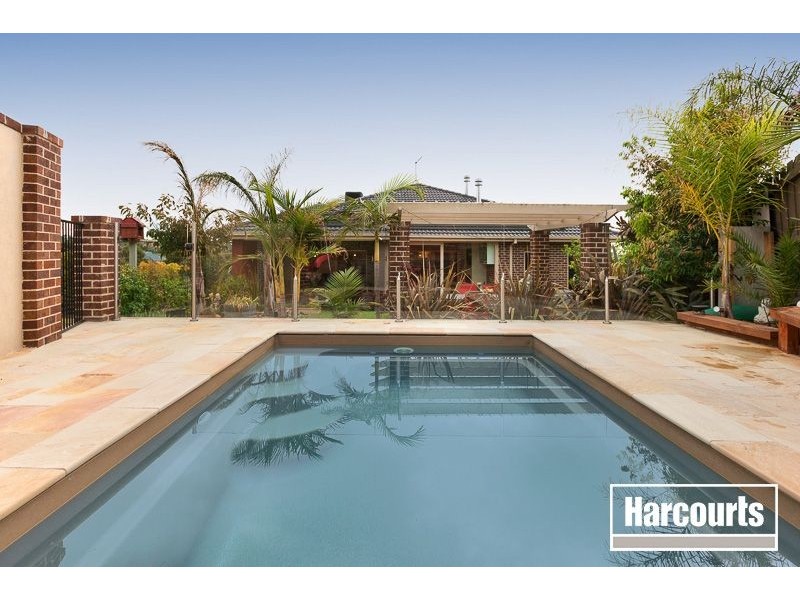 6 Bower Court, Berwick VIC 3806