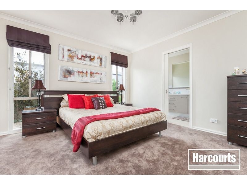 6 Bower Court, Berwick VIC 3806