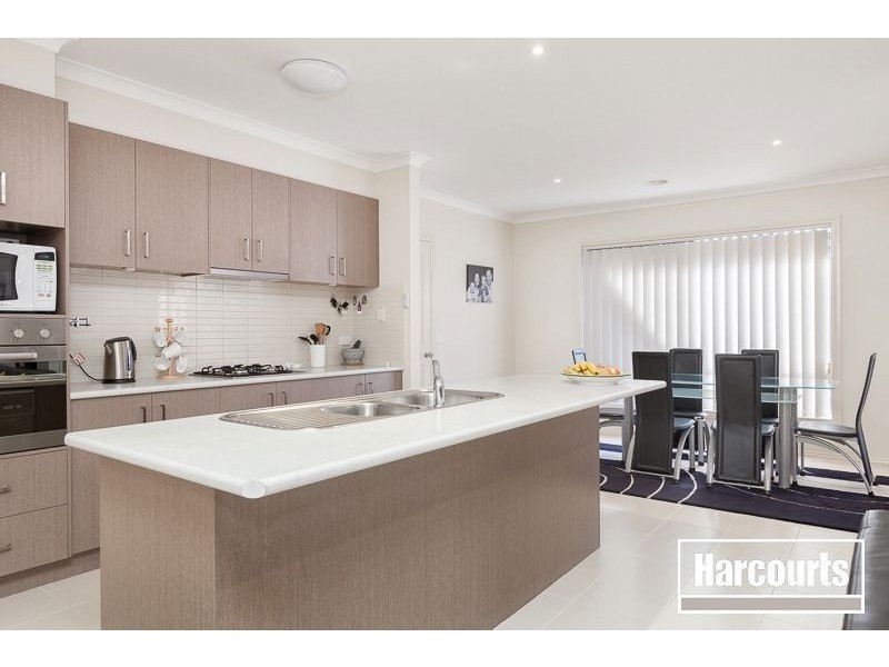 8 Gladys Court, Berwick VIC 3806