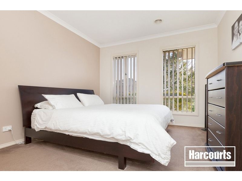 8 Gladys Court, Berwick VIC 3806