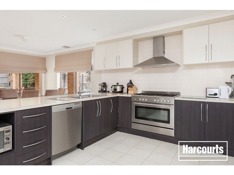 22 Sheldon Drive, Berwick VIC 3806