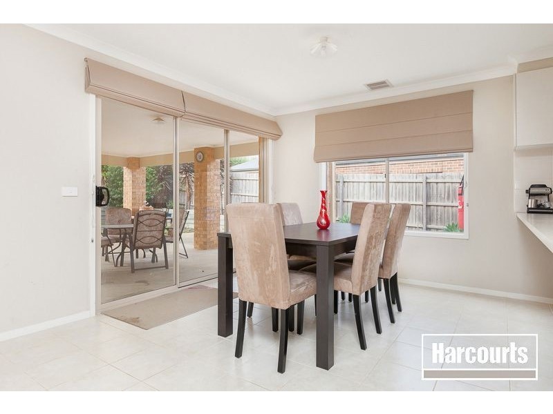 22 Sheldon Drive, Berwick VIC 3806