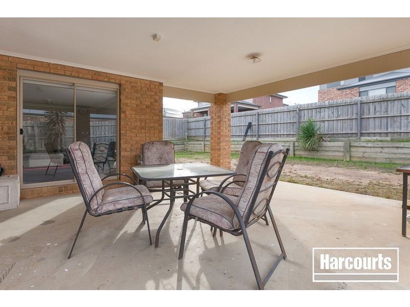 22 Sheldon Drive, Berwick VIC 3806