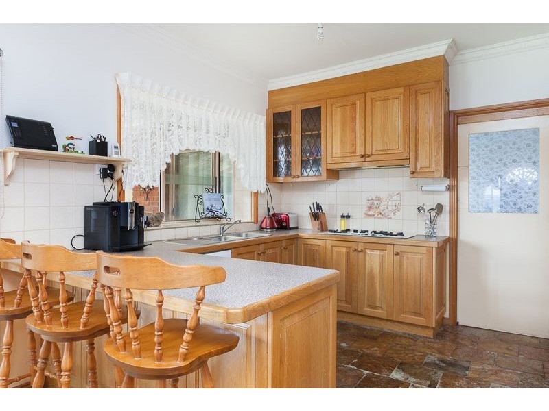 64 Golf Links Road, Berwick VIC 3806