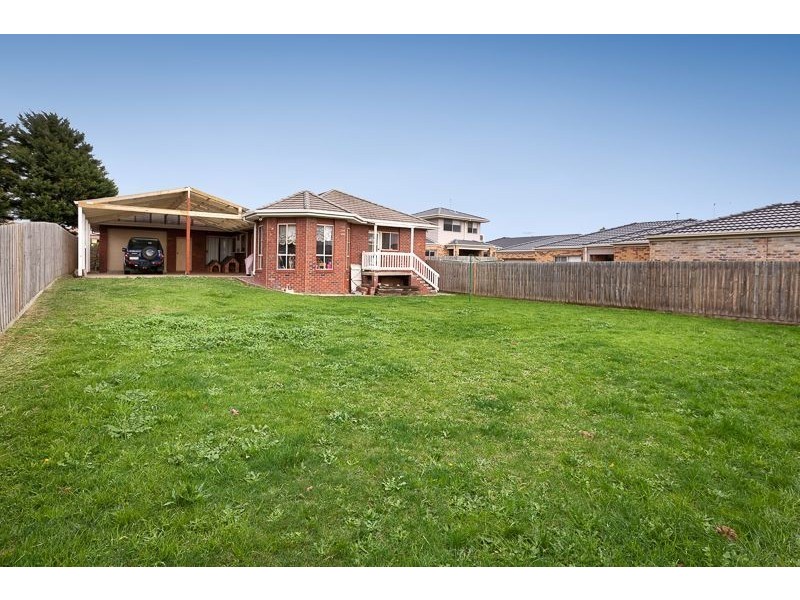 64 Golf Links Road, Berwick VIC 3806