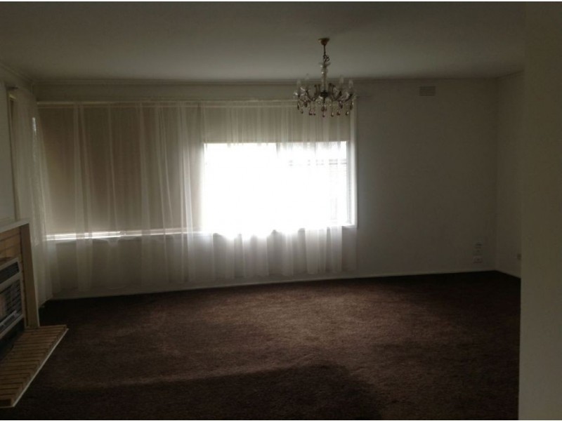 17 Evan Street, Berwick VIC 3806