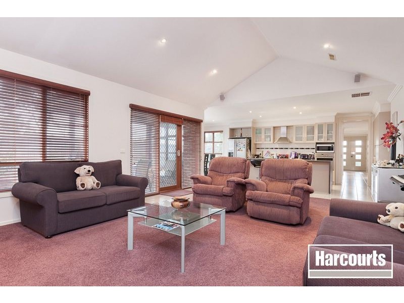 10 Viewgrand Drive, Berwick VIC 3806