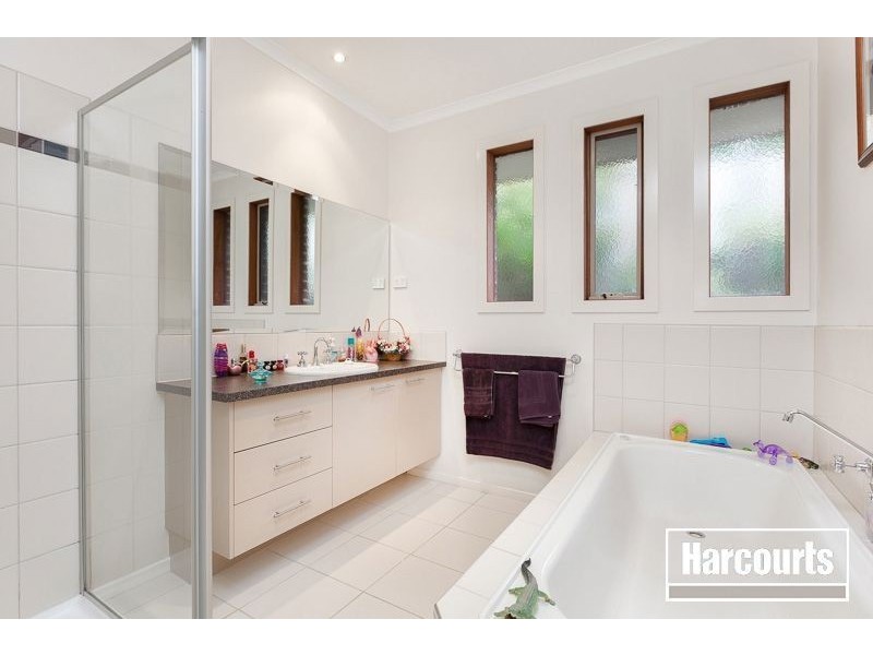 10 Viewgrand Drive, Berwick VIC 3806