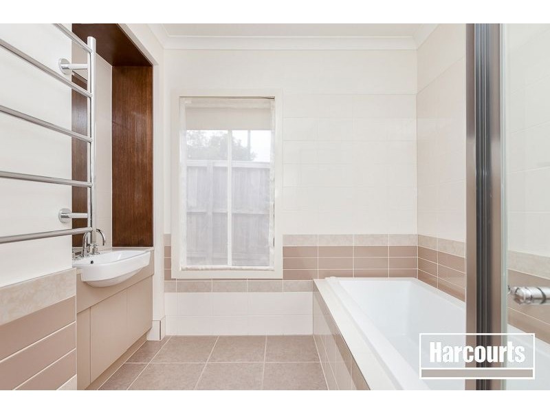 22 Chase Blvd, Berwick VIC 3806