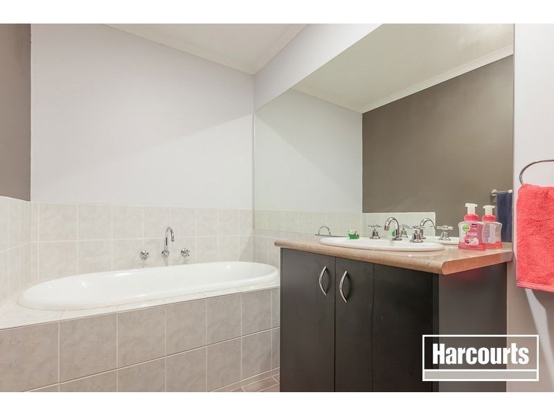 47 Fieldstone Blvd, Beaconsfield VIC 3807