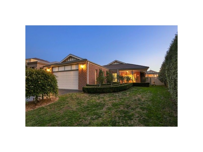 13 Grayden Drive, Berwick VIC 3806