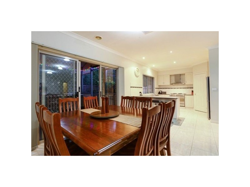 13 Grayden Drive, Berwick VIC 3806