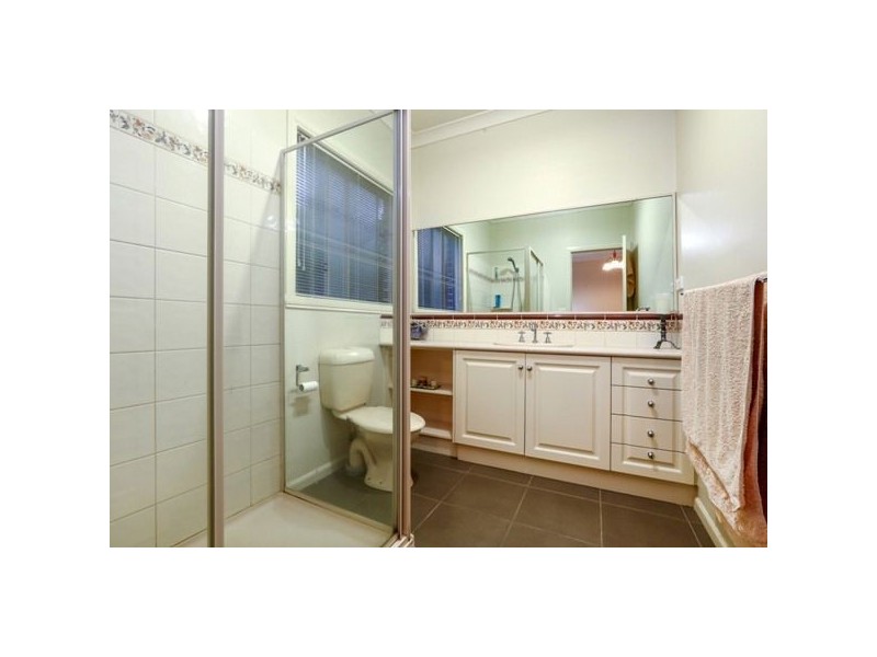 13 Grayden Drive, Berwick VIC 3806