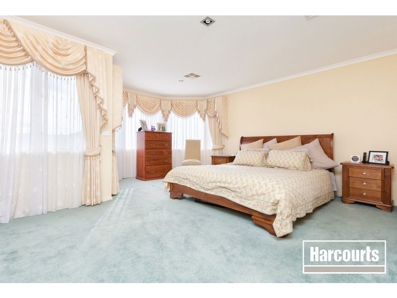 16 Littlecroft Avenue, Narre Warren South VIC 3805